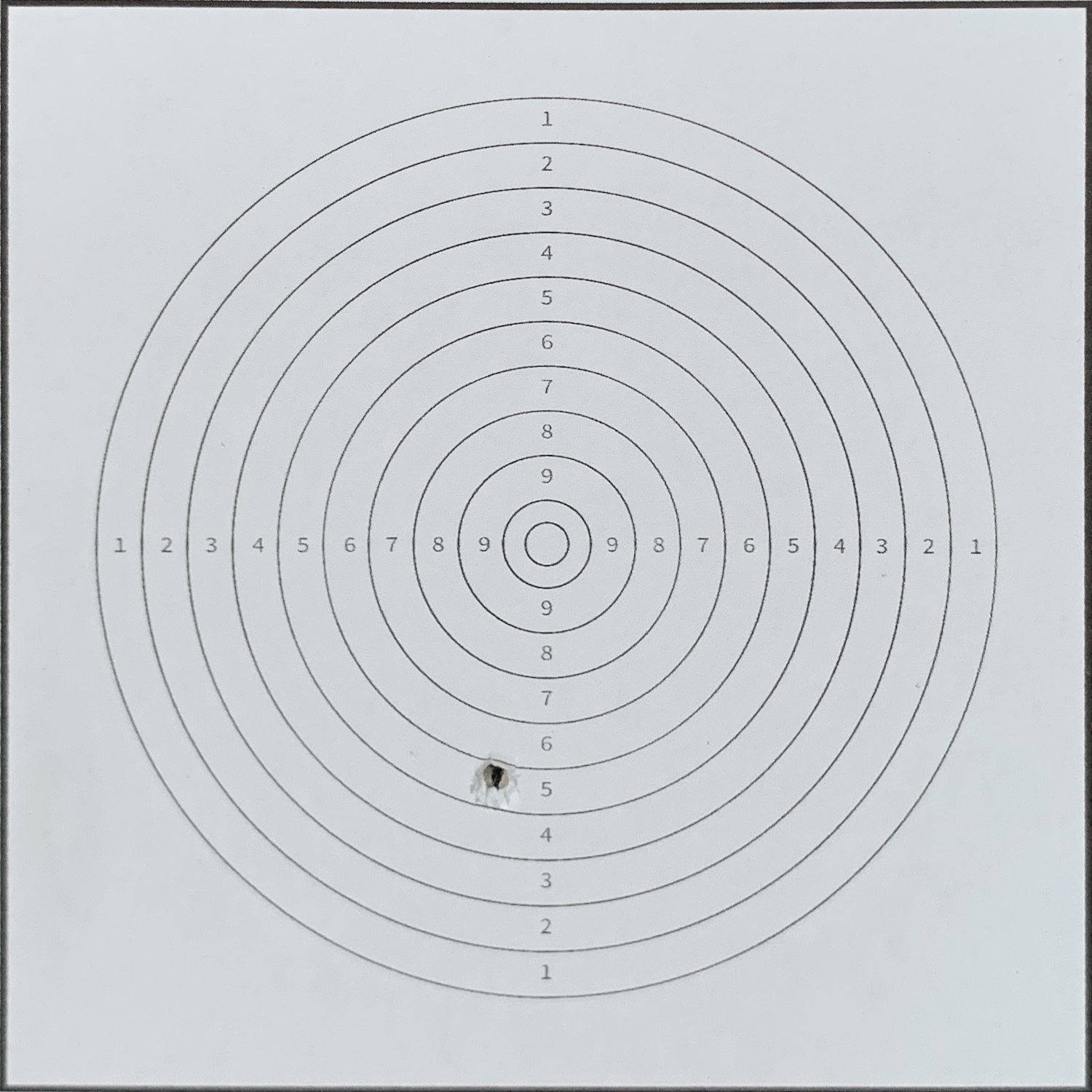 Aligned target with ring overlay and centroid distance line